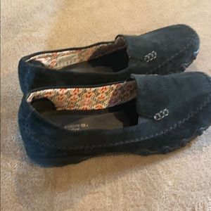 Skechers slip on shoes